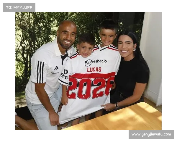 小卢卡斯凭实力征服巴黎教练组成功逆袭重夺主力位置